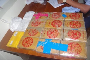 Nhặt thêm 1 bánh heroin ở bờ biển Quảng Nam
