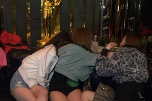 Nhiều người phê ma túy trong quán karaoke ở Quảng Ngãi