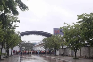 Công nhân dừng việc vì có người đến từ TQ trong công ty