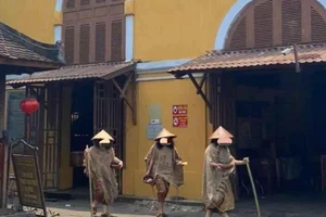 Nhóm giả ăn xin ở Hội An lên tiếng xin lỗi