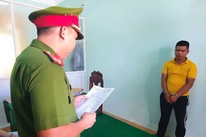 Đánh 3 công an bị thương để giải vây nhóm đánh bạc