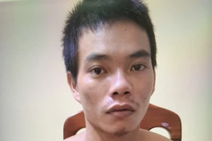 Nhậu về, cha đánh tử vong con 7 tháng tuổi