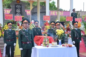 Truy điệu, an táng hài cốt 17 liệt sĩ đặc công ở Quảng Nam