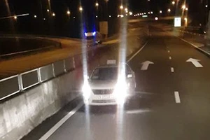 Ô tô chạy ngược chiều trên cao tốc Đà Nẵng – Quảng Ngãi