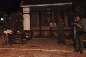 Ra ngoài nghe điện thoại, một người bị đâm tử vong