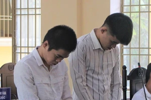 Ghen tuông, thanh niên rủ bạn đi chém tình địch