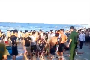 Quảng Nam: 3 người đuối nước ở bãi biển Thống Nhất