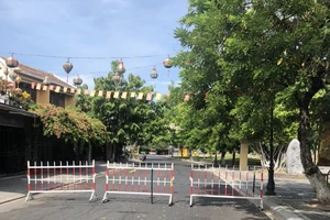 TP Hội An đang thực hiện giãn cách xã hội, vài nơi bị phong toả do có ca nhiễm COVID-19.