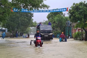Quảng Nam: Nhiều vùng ngập sâu, sơ tán dân trước 17 giờ