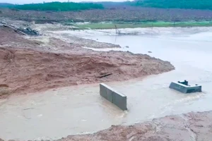 Quảng Nam: Mưa lớn gây vỡ hồ chứa nước đang thi công