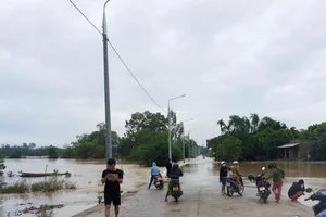 Một số tuyến đường giao thông vẫn chưa thông suốt. Ảnh: CTV