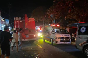 Chùm ảnh: Tai nạn thảm khốc ở Quảng Ngãi làm 3 người chết