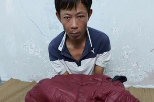 Nuốt 15 tép heroin vào bụng khi bị công an phát hiện