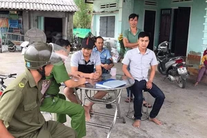 Chủ trại chim đi đòi tiền nợ thì bị thương, phải nhập viện