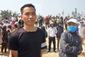 Khen tặng thanh niên 20 tuổi cứu 3 người bị đuối nước