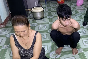 Phá tụ điểm bán ma tuý do 2 mẹ con cầm đầu