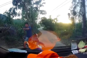 Sau tai nạn, thanh niên dùng súng tự chế bắn tài xế xe tải