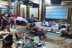 53 nam, nữ dương tính với ma tuý trong quán kraoke Luxury ở Quảng Nam