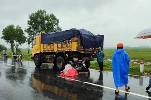 2 thanh niên bị tai nạn trên đường về quê tránh dịch, 1 người tử vong