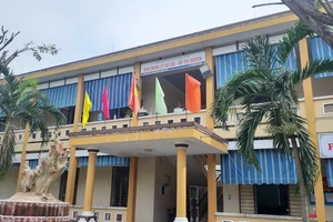 Giám đốc Ban quản lý dự án và phó giám đốc công ty xây dựng dàn xếp đấu thầu