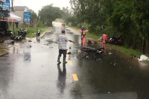 3 xe máy tông liên hoàn làm 3 người tử vong