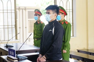 Kẻ cướp hèn hạ đâm trọng thương phụ nữ lãnh 19 năm tù