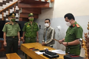 Bắt 13 người trong đường dây đánh bạc 50 tỉ ở Quảng Nam