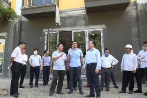 Chủ tịch Quảng Nam khảo sát Cổng trời Đông Giang