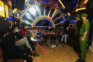 40 thanh niên chơi ma tuý trong quán Karaoke ở Quảng Nam 