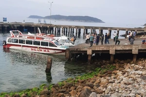 Du khách từ Cù Lao Chàm đã được vào bờ sau 2 ngày mắc kẹt