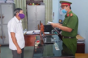 Sếp trưởng và cấp dưới lập khống sổ đỏ