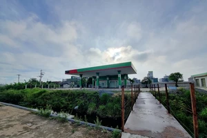 Quảng Ngãi: Chưa được giao đất đã xây cây xăng 
