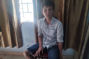 Nghi phạm cướp tiệm vàng ‘xin chiếc lắc về tặng người yêu’ 