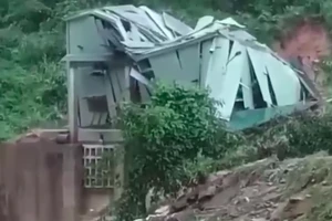 Đang tiếp cận hiện trường vụ sạt lở thuỷ điện ở Quảng Ngãi