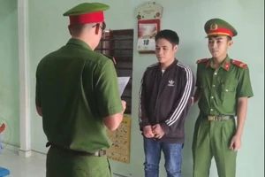 Tạo Facebook giả là người thân để lừa mượn tiền