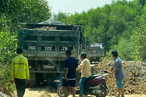 1 công ty khai thác khoáng sản ở Quảng Ngãi bị phạt gần 1 tỉ đồng 