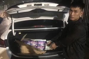 Mua pháo ở Quảng Trị, về đến Quảng Nam thì bị bắt