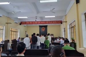 Đang xử vụ giám đốc mua bán, tàng trữ, sử dụng hàng tấn vật liệu nổ