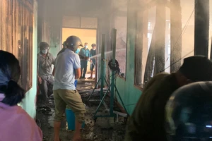 Phòng Phó hiệu trưởng bốc cháy, toàn bộ hồ sơ bị thiêu rụi