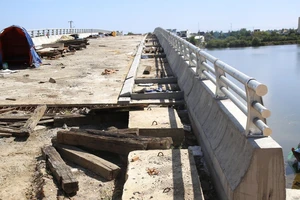 Cận cảnh cầu hơn 155 tỉ ở Quảng Nam thi công ‘rùa bò'