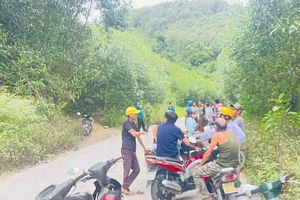 Người đàn ông treo cổ tự tử để lại 2 con nhỏ và vợ sắp sinh đôi