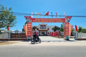 Chủ tịch xã giả mạo trong công tác bị khởi tố 