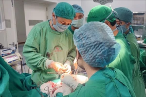 Cứu sống nam thanh niên bị dao đâm thủng tim