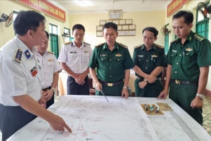 Mở rộng khu vực tìm kiếm 13 ngư dân gặp nạn trên biển