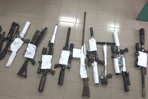 Công an Quảng Nam triệt phá "cơ sở" bán linh kiện chế tạo súng. Ảnh: CA