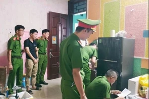 Công an bắt giữ Ngọc về hành vi mua bán người dưới 16 tuổi. Ảnh: CA