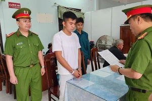 Thắng thuê ô tô đem đi bán, lấy tiền chơi game đánh bạc. Ảnh: TN