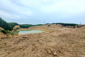 Gần 500.000 m3 đất đã lấy đi nhưng dự án NTND Nỗng Tranh do công ty của con trai cựu bí thư huyện Quế Sơn thực hiện vẫn chưa hình thành. Ảnh: TN