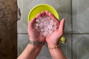 Mưa đá xuất hiện liên tục ở Quảng Nam. Ảnh: FB