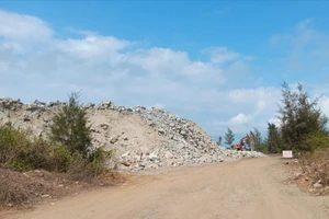 Công ty Lý Tuấn chuyển hơn 167.000 m3 đá từ Quảng Ngãi ra Quảng Nam tập kết trái phép. Ảnh: TN
